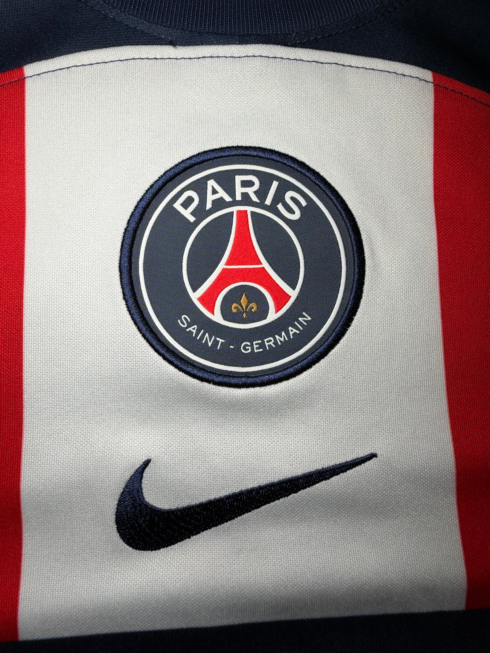 Paris Saint-Germain domicile 2022/23 — écusson Paris Saint-Germain
