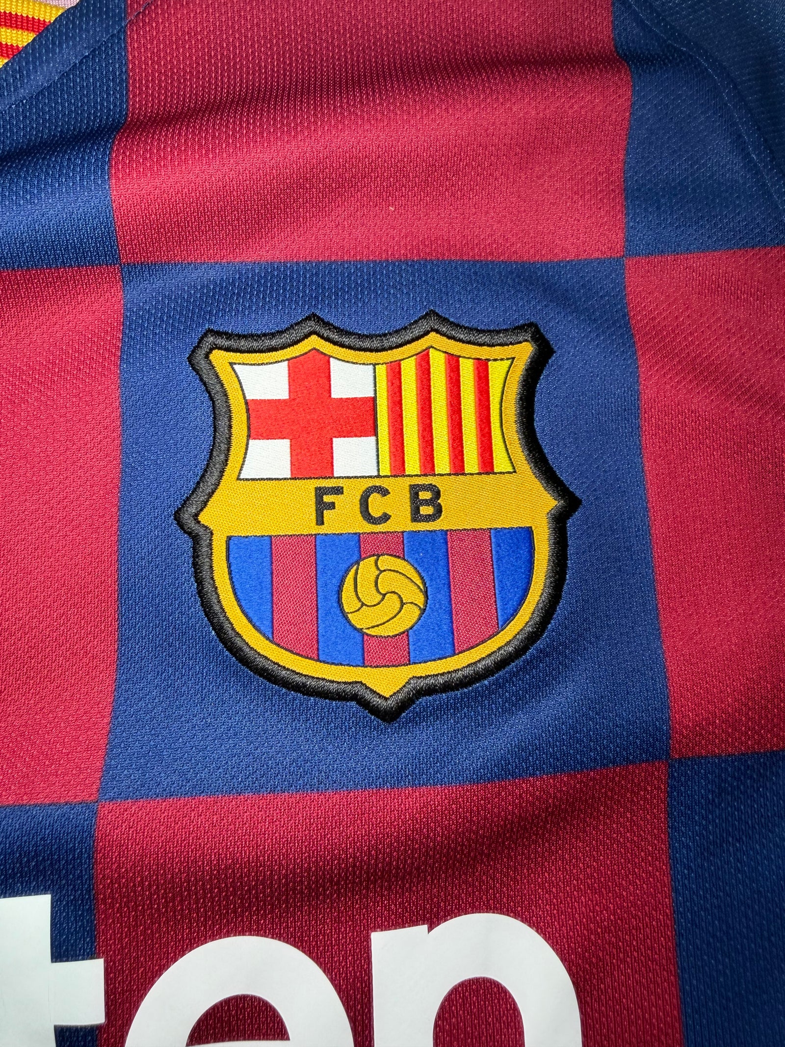 FC Barcelone domicile 2019/20 — écusson FC Barcelone