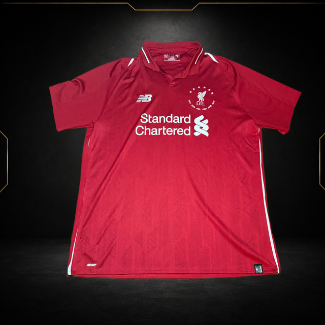 Liverpool domicile 2018/19 — vue de face