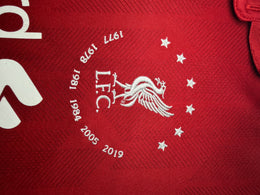 Liverpool domicile 2018/19 — écusson commémoratif européen
