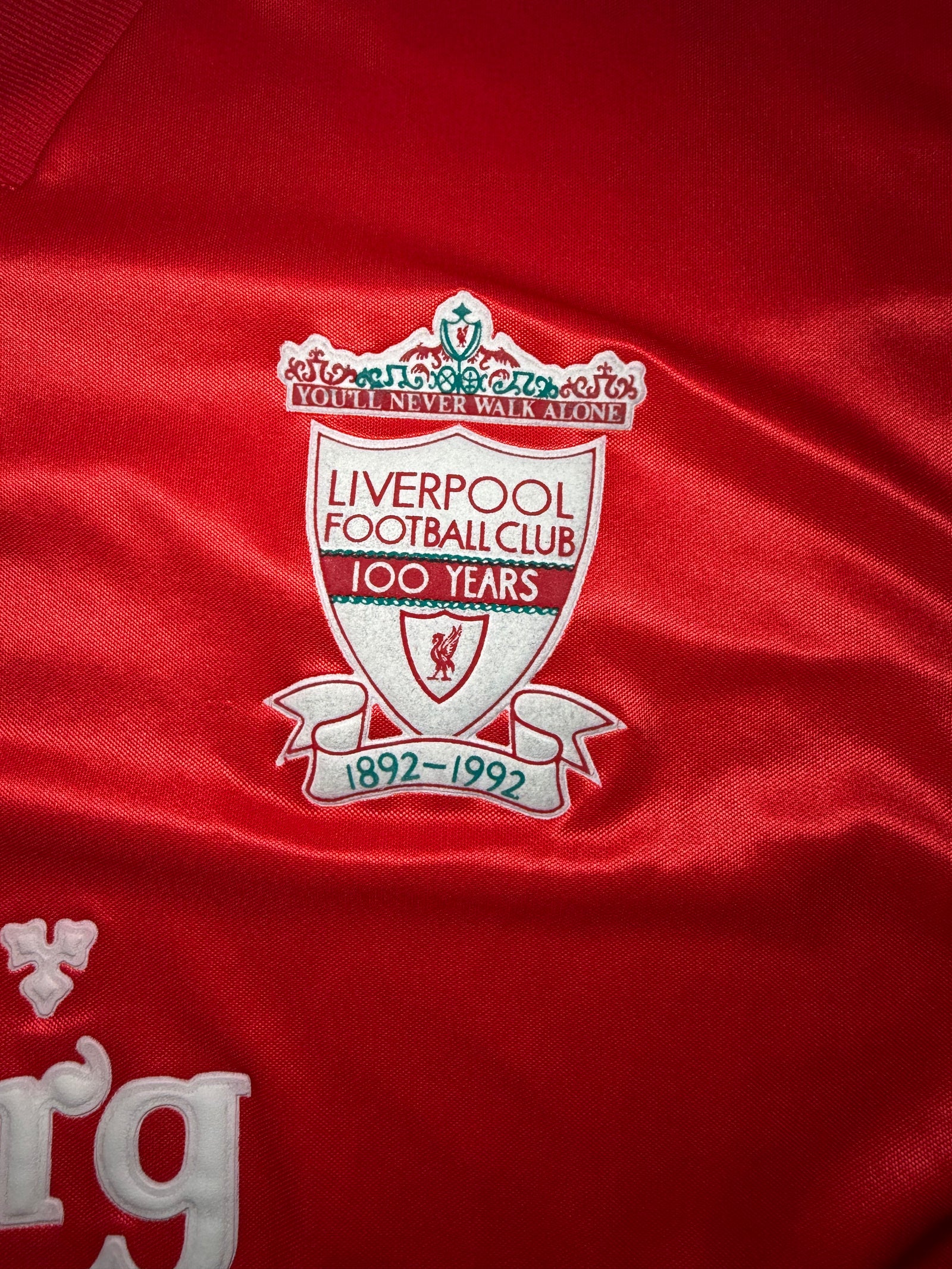 Liverpool domicile 1992/93 — écusson du centenaire