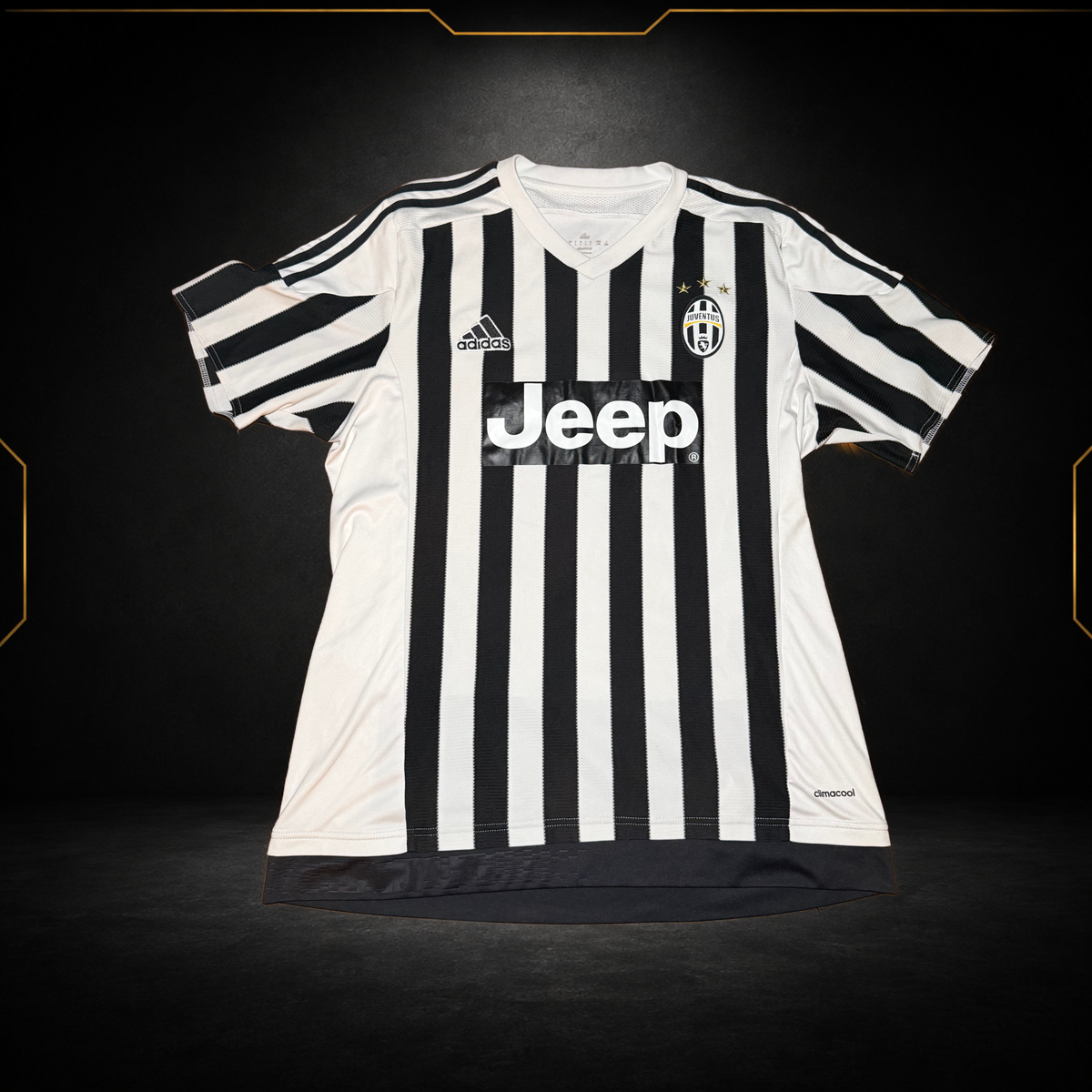 Juventus domicile 2015/16 — vue de face