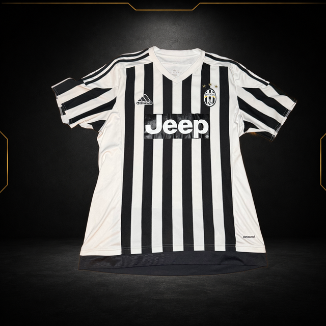 Juventus domicile 2015/16 — vue de face
