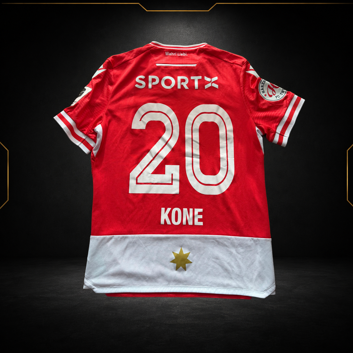 FC Thun domicile 2023/24 — vue de dos