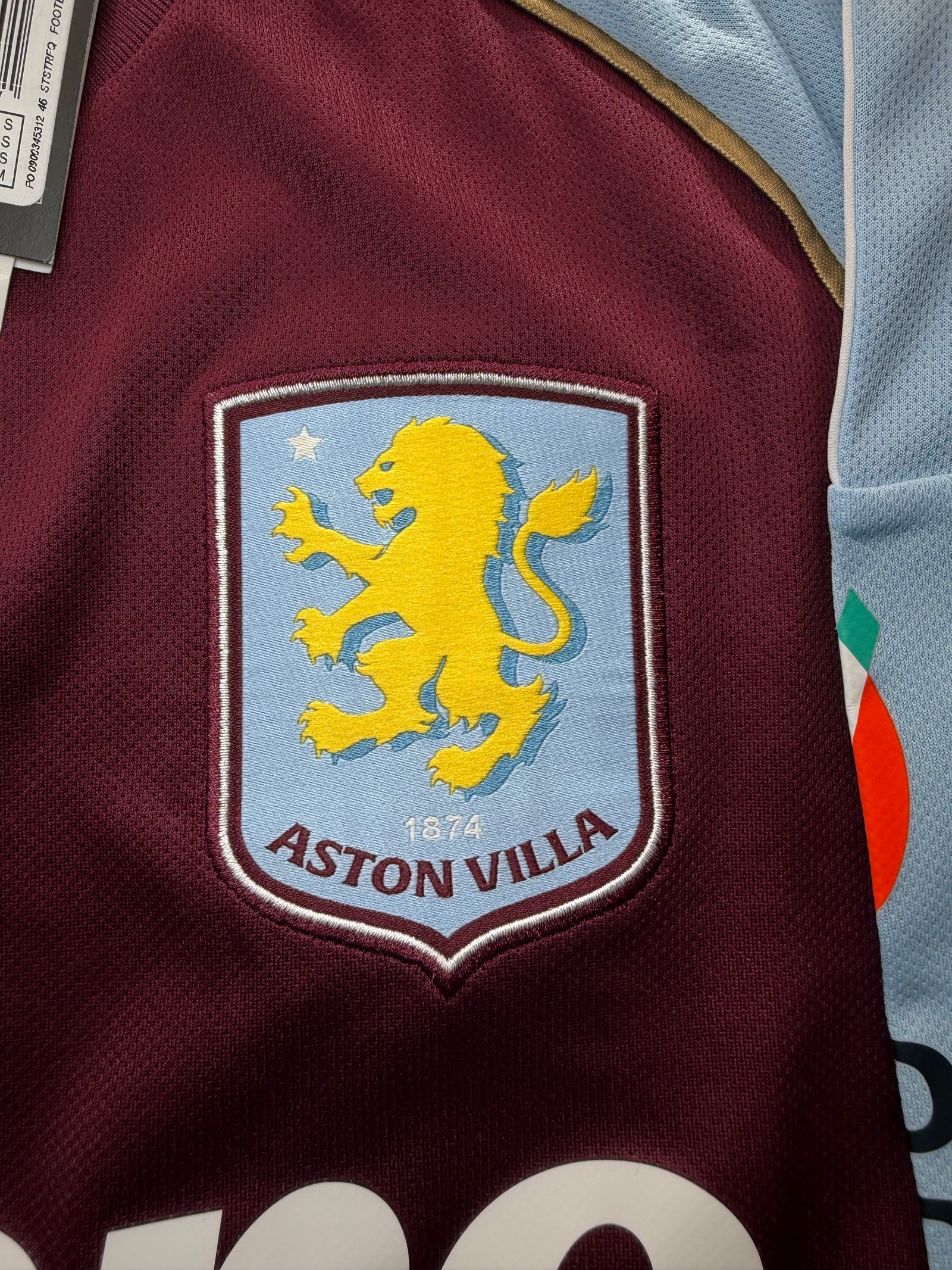 Aston Villa domicile 2025/26 — écusson Aston Villa