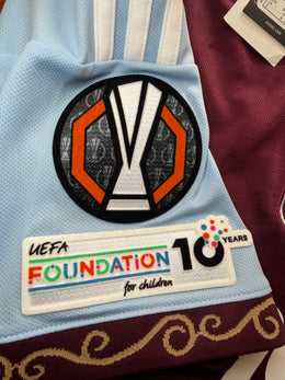 Aston Villa domicile 2025/26 — patchs européens